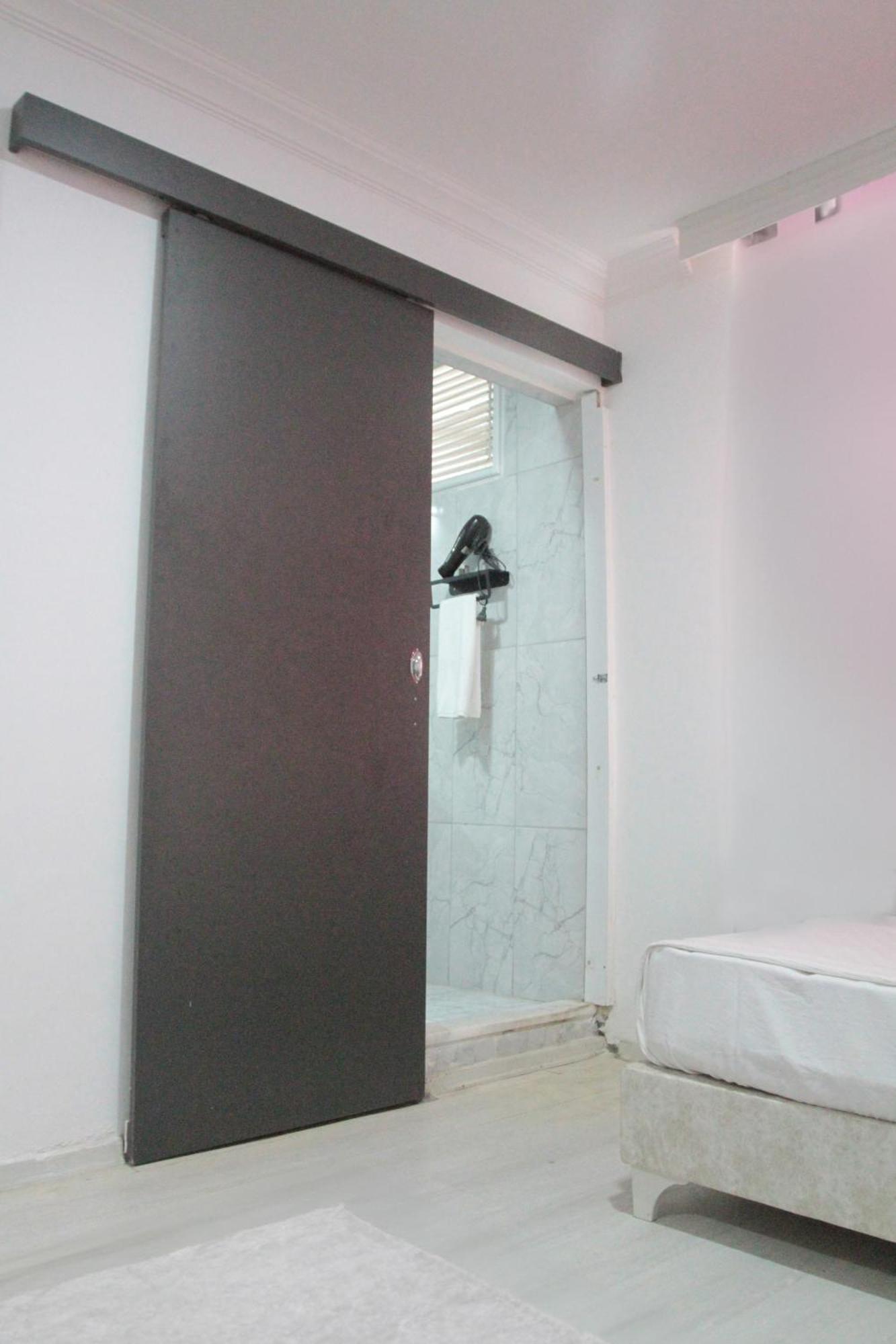 Hillside Apart Hotel מראה חיצוני תמונה