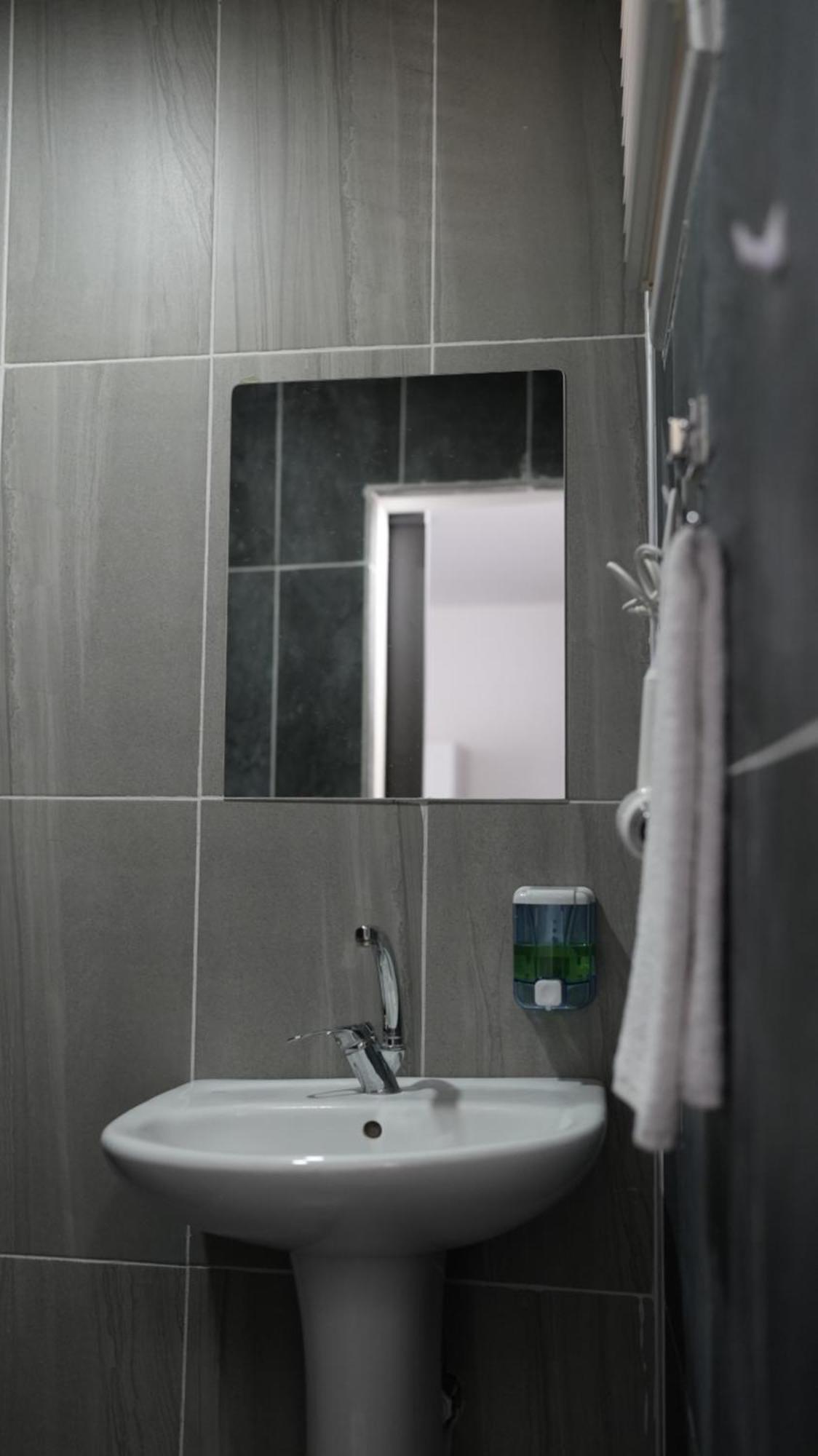 Hillside Apart Hotel מראה חיצוני תמונה